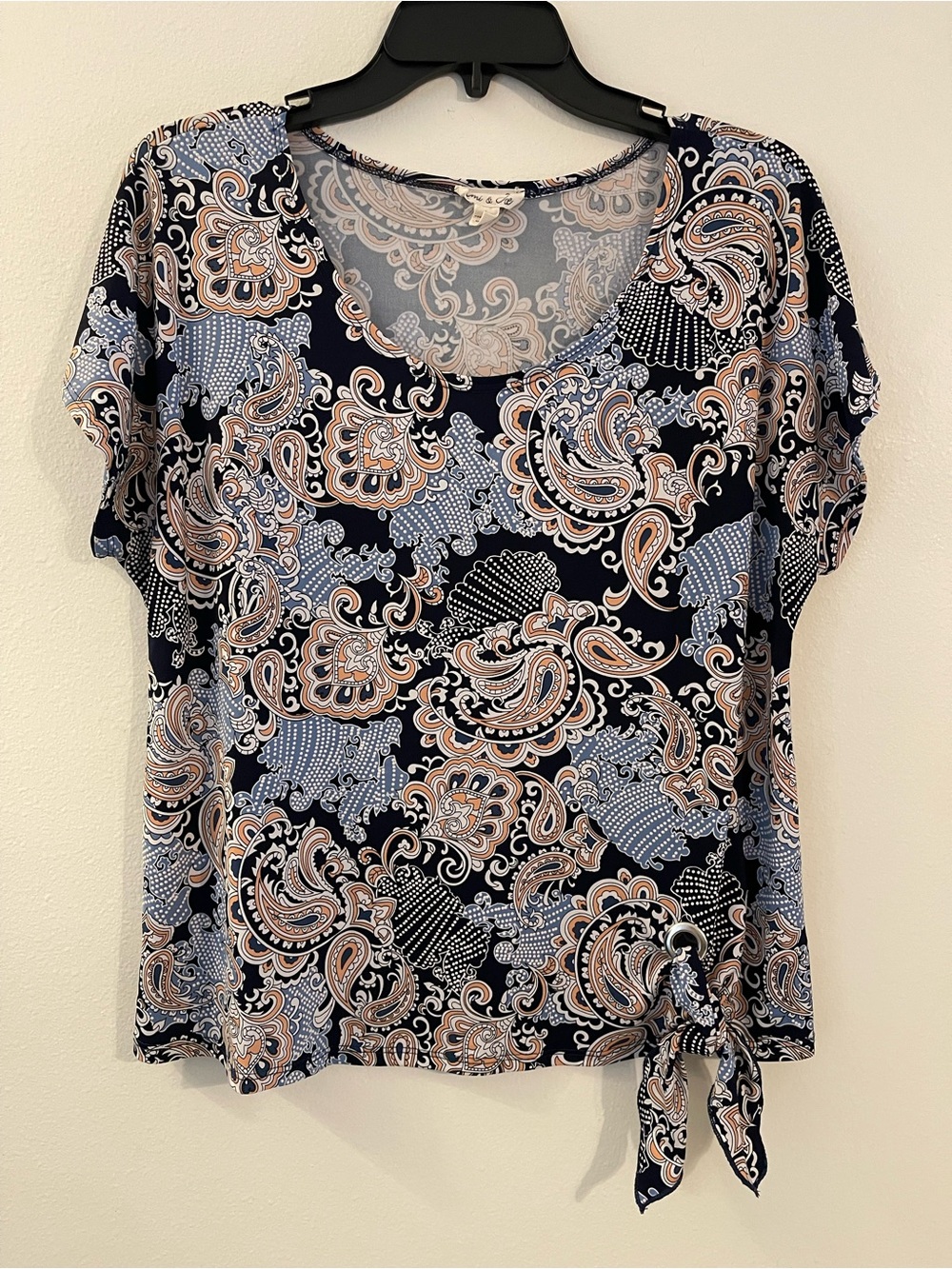 Women’s Navy Paisley Tie-Hem Short Sleeve Top - Picture 1 of 5